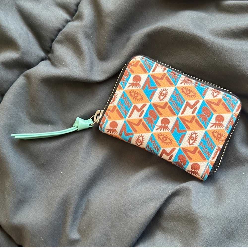 Min and Mon wallet